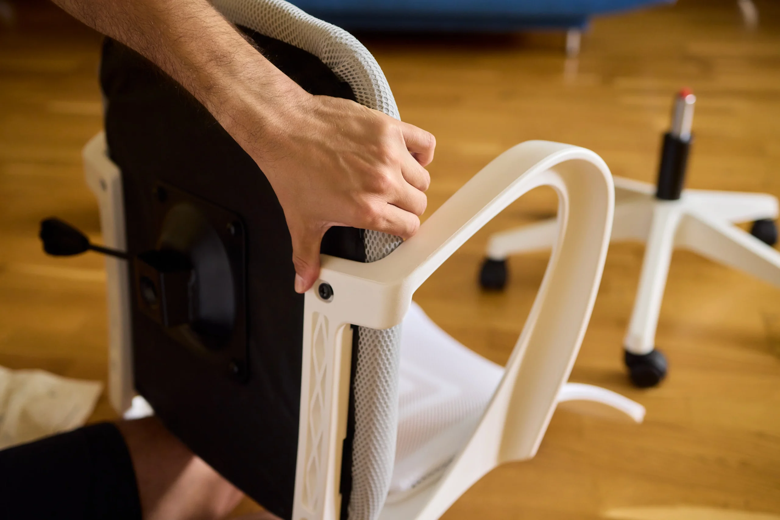 Silla ergonómica en oficina